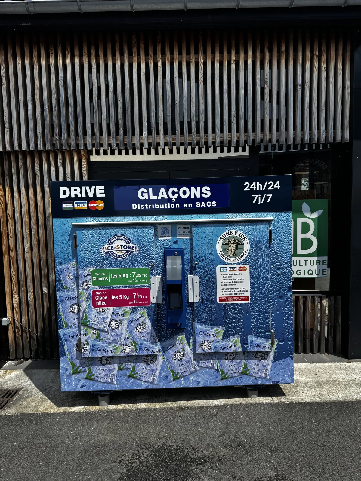 Distributeur de Lacanau Ville