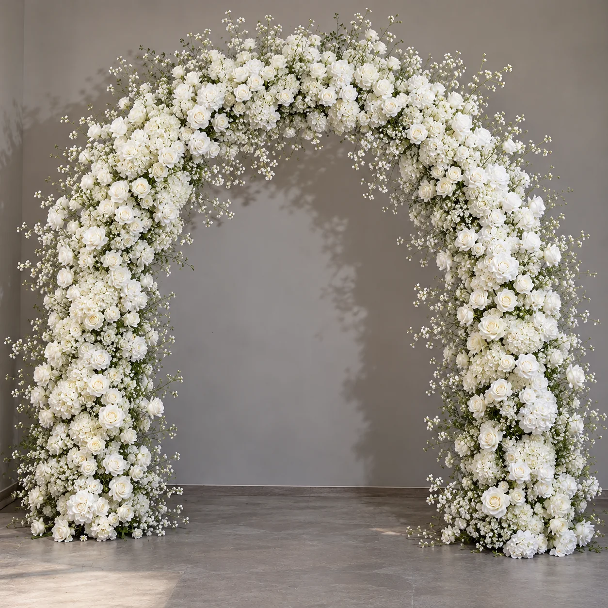 Arche fleurie blanche